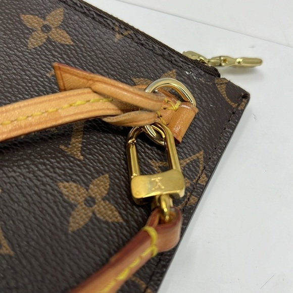Louis Vuitton Monogram Beige Neverfull MM Zip Pouch Wristlet - Picture 6 of 16